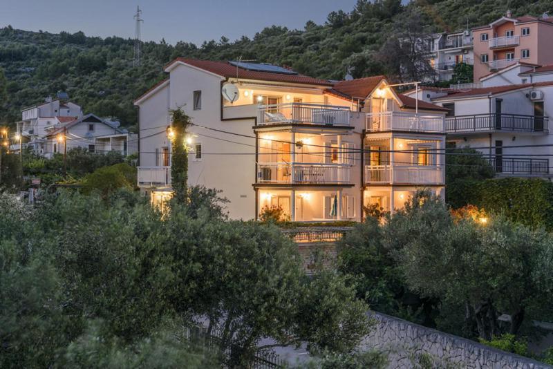 Apartments Luka - Trogir, Marina 150M From The Beach Экстерьер фото