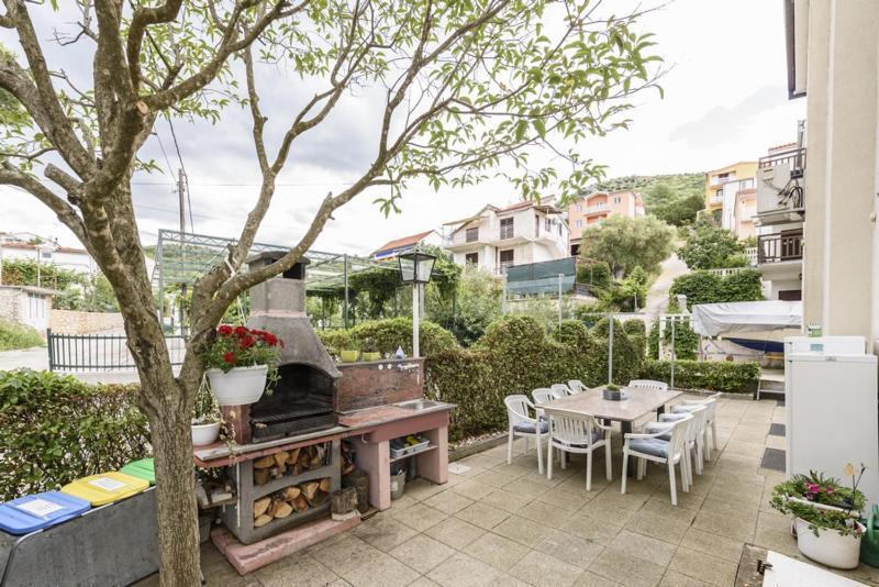 Apartments Luka - Trogir, Marina 150M From The Beach Экстерьер фото