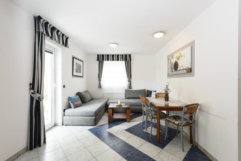 Apartments Luka - Trogir, Marina 150M From The Beach Экстерьер фото
